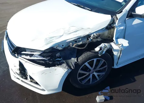 2017 Volkswagen Jetta 1.4T Se из США, поврежденный, VIN 3VWDB7AJ2HM236313